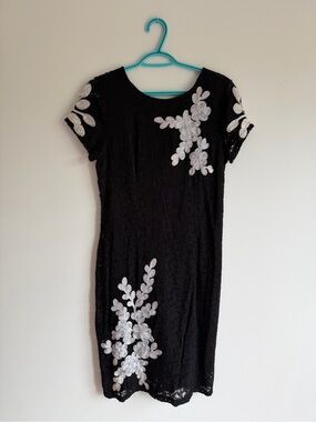 Suzy Shier Black Lace Floral Appliqué Dress | NWT | Medium